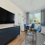 Beautiful & Bright Krynicka For 3 Guests By Renters Апартаменты *
