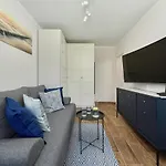 Beautiful & Bright Krynicka For 3 Guests By Renters Апартаменты