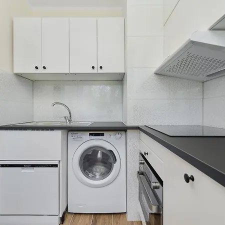 Beautiful & Bright Krynicka For 3 Guests By Renters *