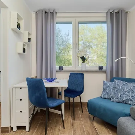 Beautiful & Bright Krynicka For 3 Guests By Renters Apartment