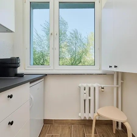 Beautiful & Bright Krynicka For 3 Guests By Renters * Wrocław