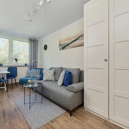 Beautiful & Bright Krynicka For 3 Guests By Renters Apartment Wroclaw