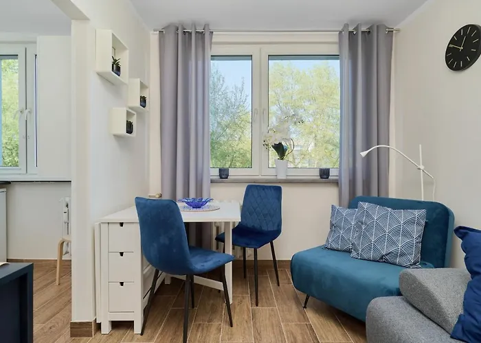 Beautiful & Bright Krynicka For 3 Guests By Renters Apartament