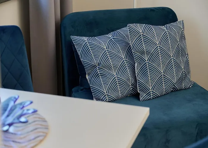 Beautiful & Bright Krynicka For 3 Guests By Renters Apartament *