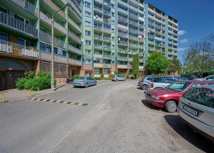 Beautiful & Bright Krynicka For 3 Guests By Renters Wroclaw