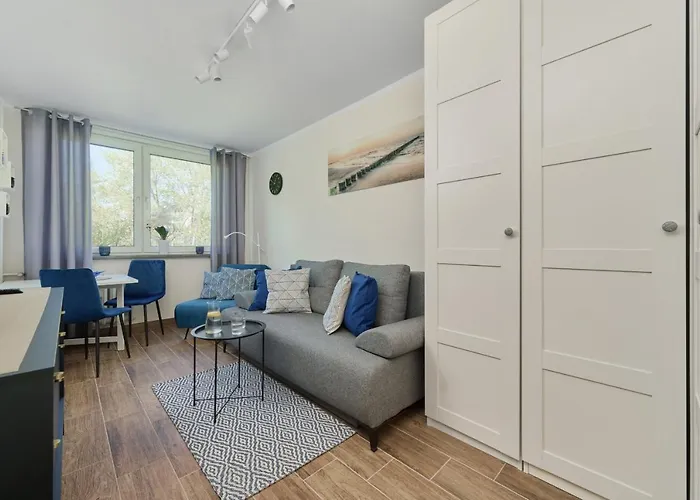 Beautiful & Bright Krynicka For 3 Guests By Renters Apartment Wroclaw